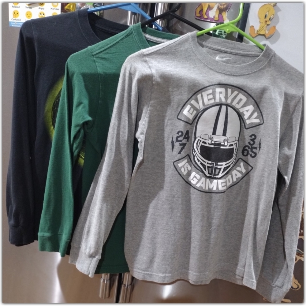 3 Nike brand long sleeve tshirts